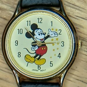 X Rare Seiko LAW.K100 32mm gold tone case, stainless steel back, water re